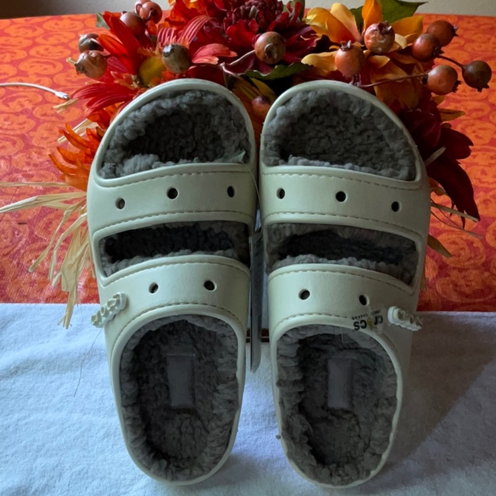🐊 CROCS CLASSIC COZZZY  SANDALS 🐊 NWT 🐊 - Picture 9 of 16